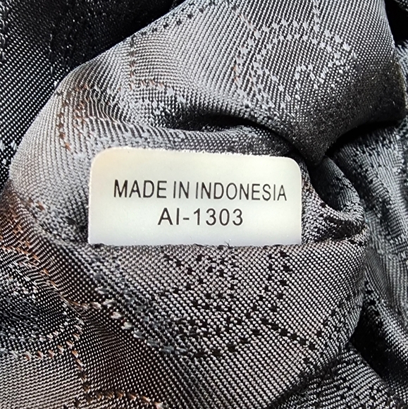 Michael Kors Black Leather Bedford Tassel Shoulder Bag - Picture 16 of 16